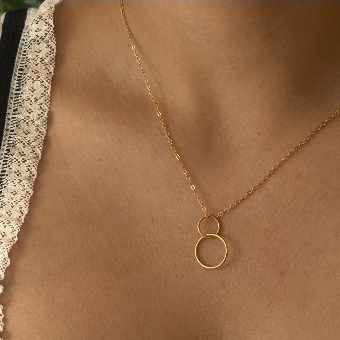 Interlocking Circle necklace