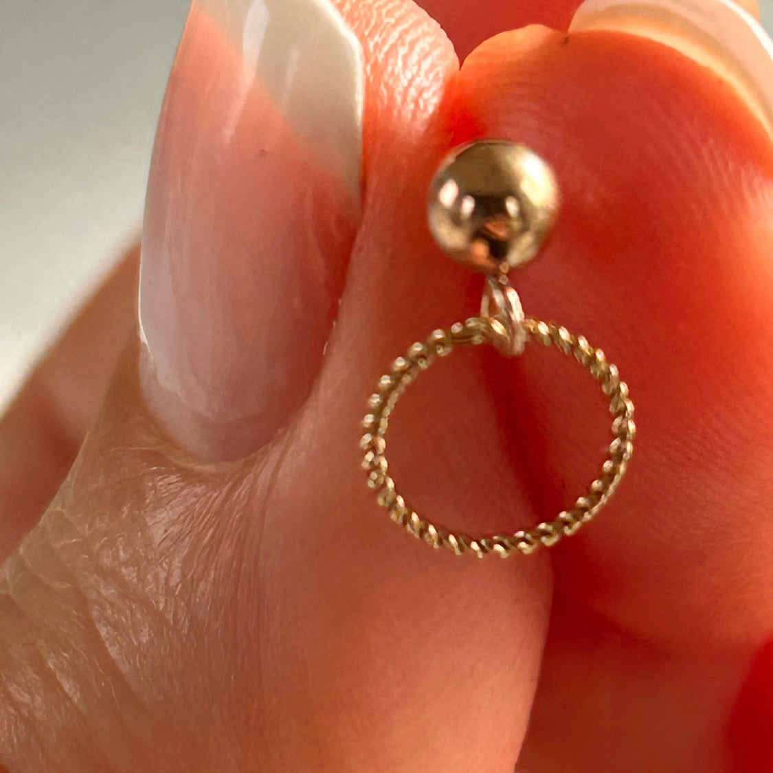 Circle studs
