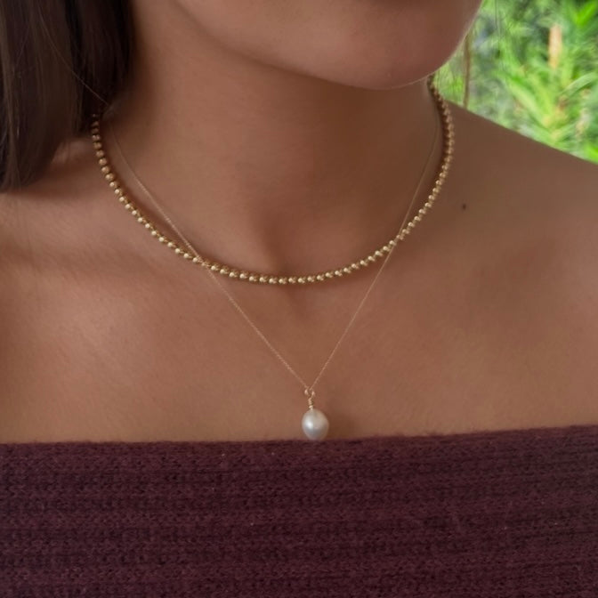 Ivory Freshwater Pearl on 9ct Gold Chain