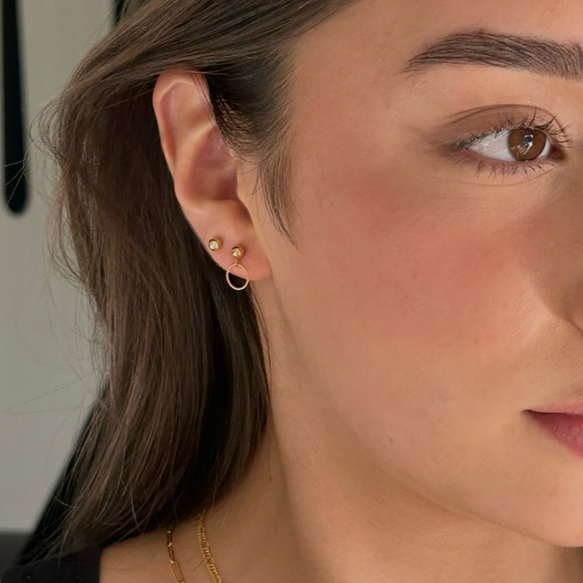 Circle studs