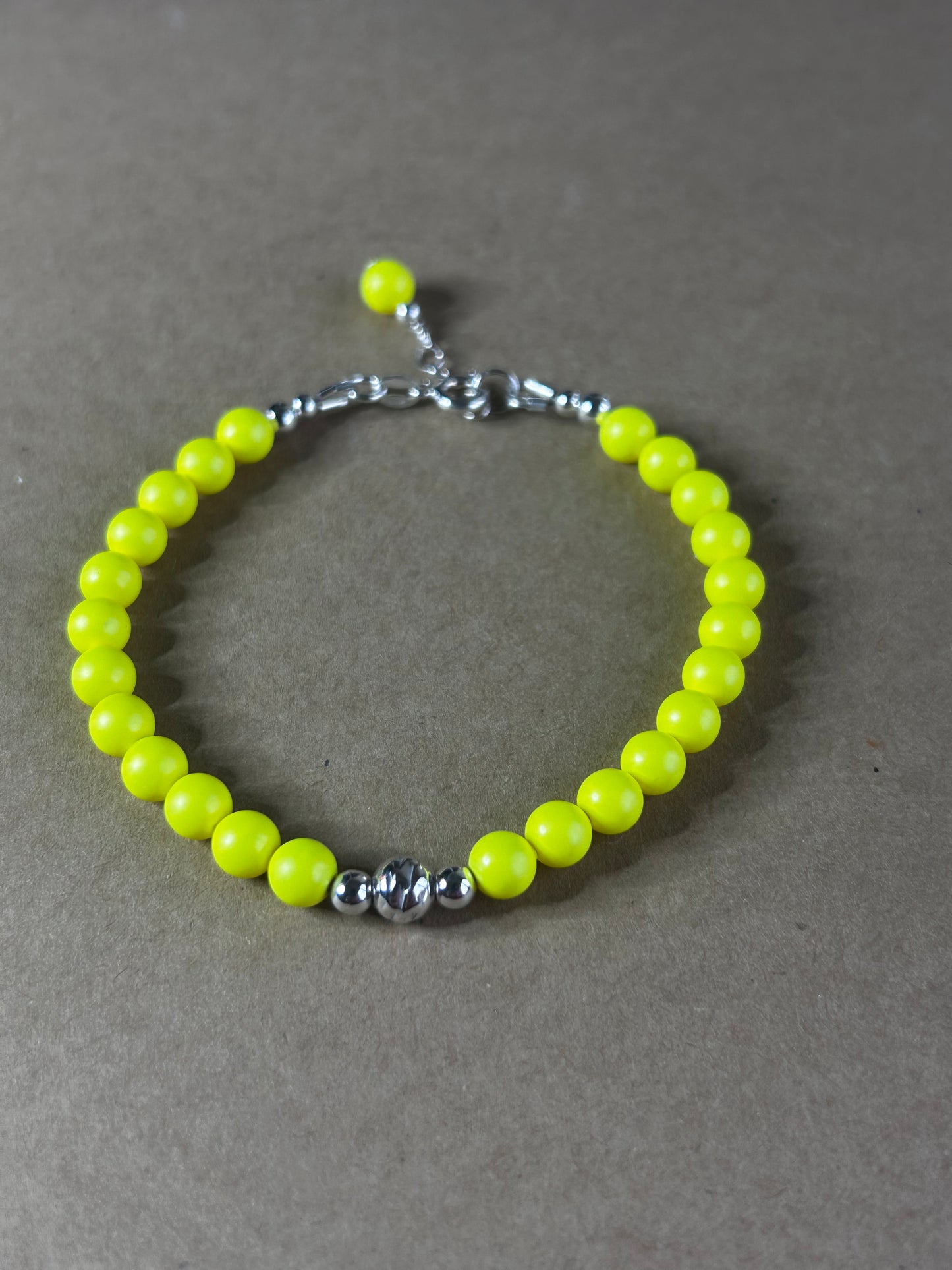Neon Swarovski Pearl bracelet (Silver)