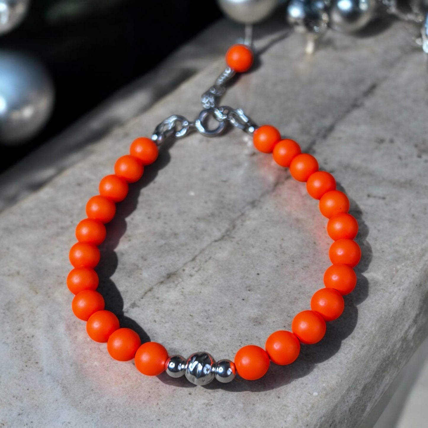 Neon Swarovski Pearl bracelet (Silver)