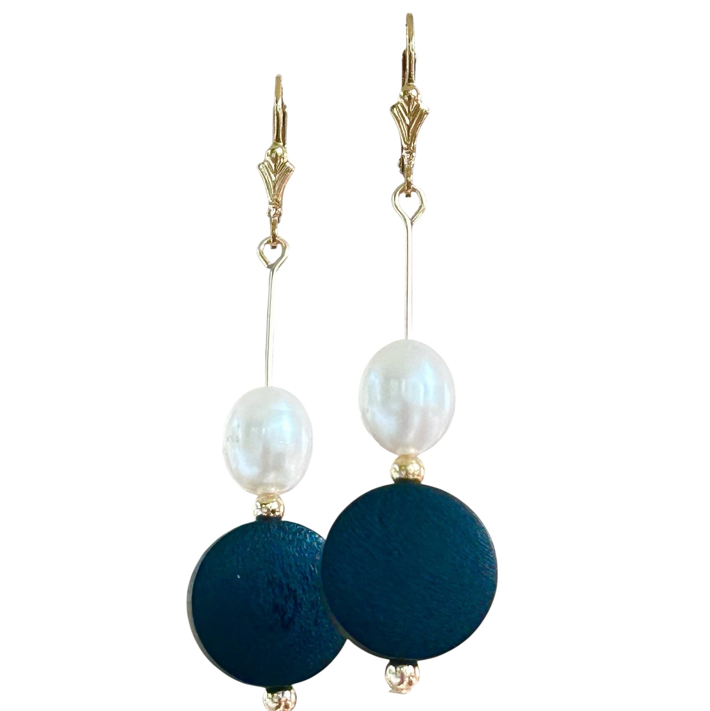 Ebony and ivory Fresh water pearl  earrings.